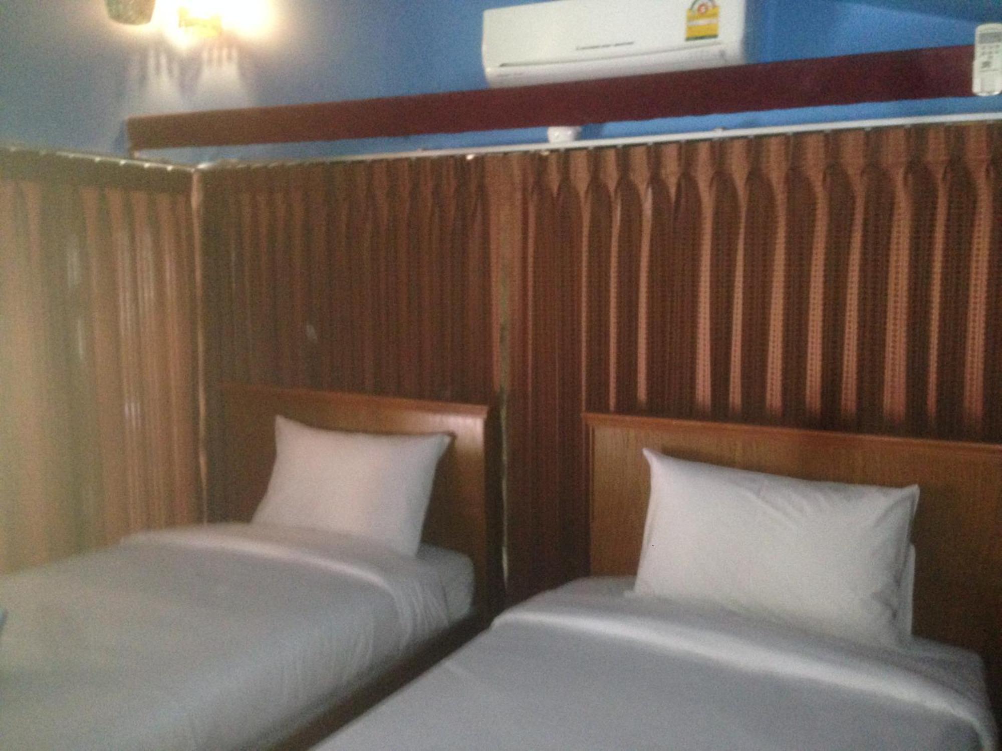 The Lazy Bar Guest House Ao Nang Bagian luar foto